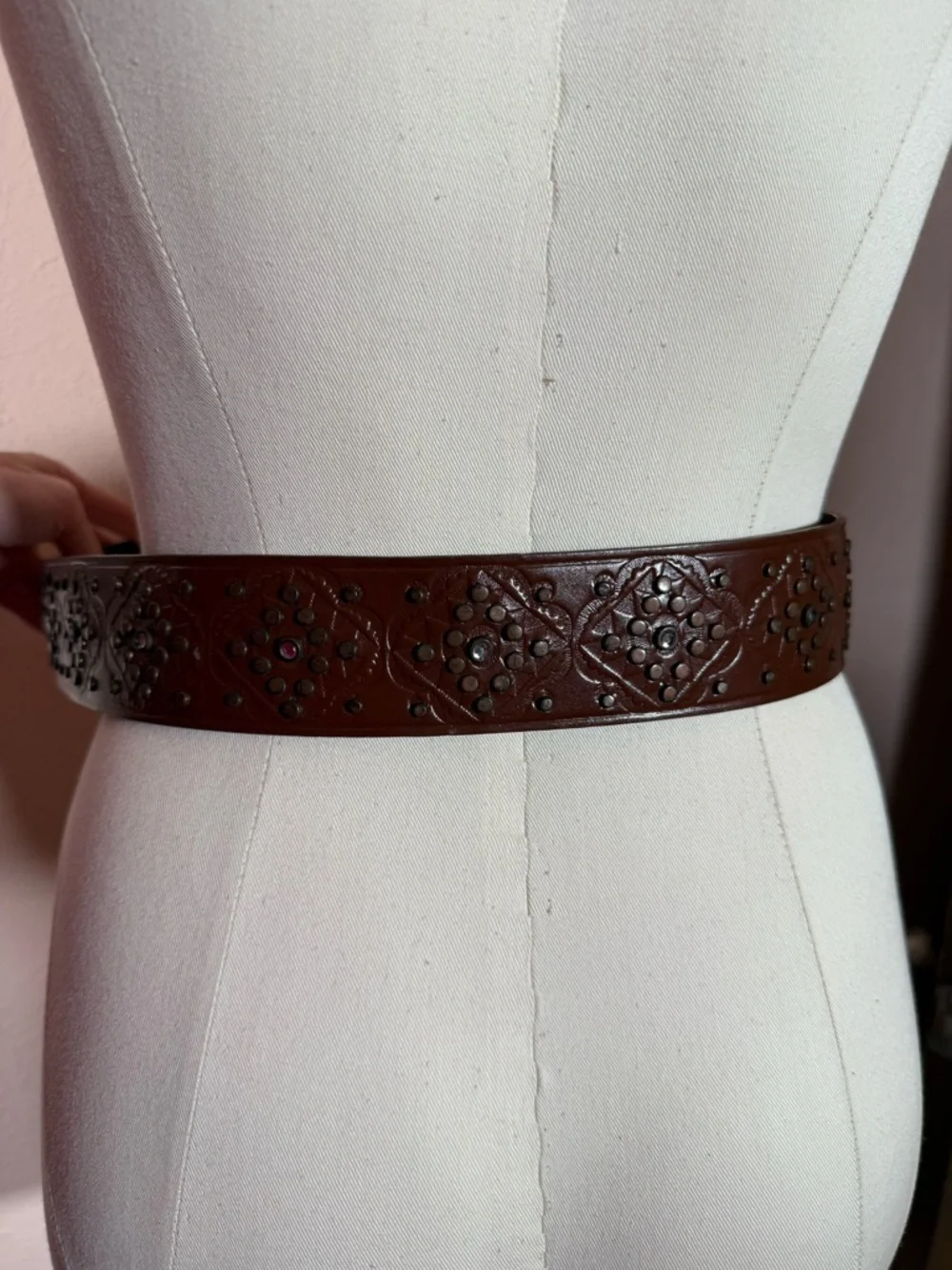 Lake Shore Drive Brown tooled leather Studded wide Vintage Western Belt large - Picture 14 of 17